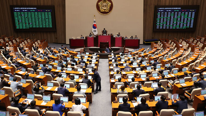 24일 국회 본회의에서 '노동조합 및 노동관계조정법 일부개정법률안(노란봉투법)'이 여당 주도로 통과되고 있다. (사진=연합뉴스)