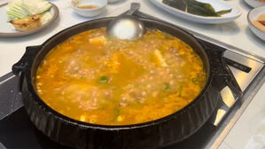 조국 "'고기 먹고 된장찌개 영상' 비방 해괴&hellip;돼지 눈엔 돼지만"