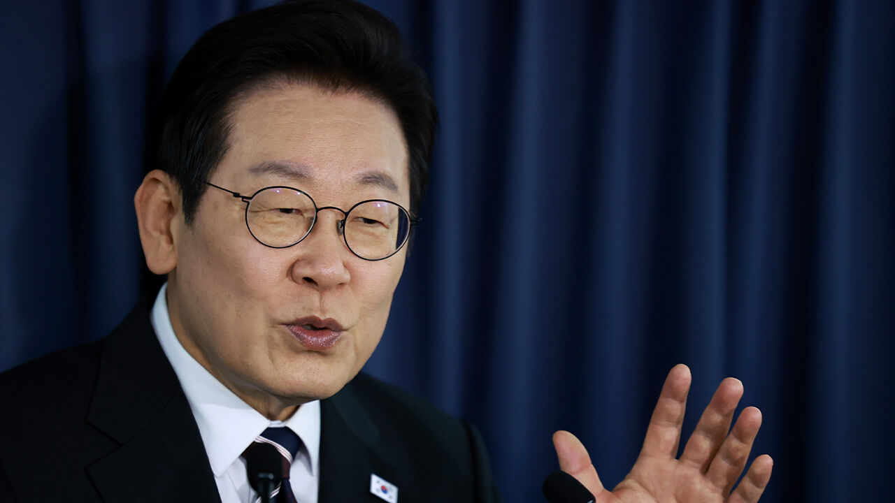 이 대통령 "야당과 당연히 대화…당선된 순간 여당 아닌 국민의 대표"