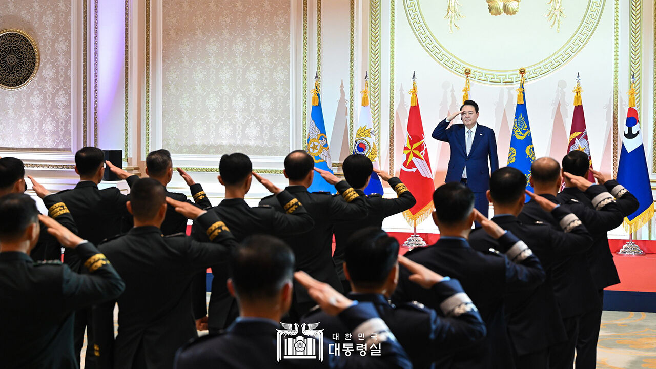 2023년 2월 대통령에게 진급신고하는 장성들