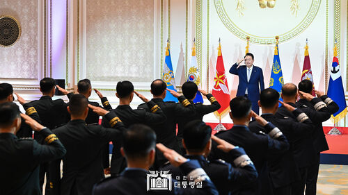 2023년 2월 대통령에게 진급신고하는 장성들