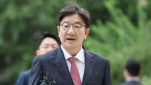 권성동, 김건희특검 피의자 조사 출석&hellip;"없는 죄 못 만들어"