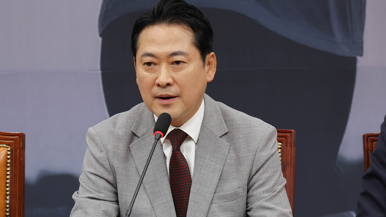 장동혁, 첫 최고위 주재… 과거의 옷 벗고 미래로 나갈 시간 