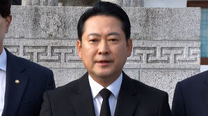 장동혁, 현충원 참배로 첫 행보&hellip;"할 수 있는 결단 하겠다"