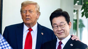 "친밀한 관계 형성 큰 성과" vs "문서화했어야"