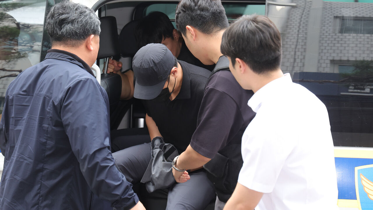 '고객집서 강도질' 포천농협 직원 구속기소…강도치상 혐의