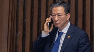 민주, 당정 이상기류에 "검찰 수사&middot;기소 분리 이견 없어&hellip;숙의할 것"