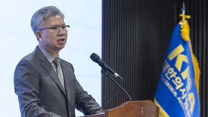 행정법원 "복지부, '전공의 지지' 의협회장 자격정지 취소해야"