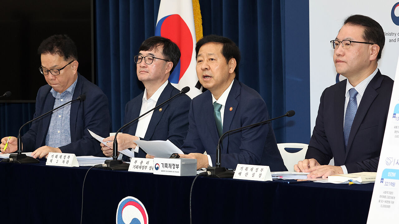 이재명 정부 첫 예산 728조·8%대 확장재정…성장엔진 AI·R&D 베팅