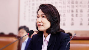이진숙 직권면직 검토…대통령실 "정치 중립 의무 위반"