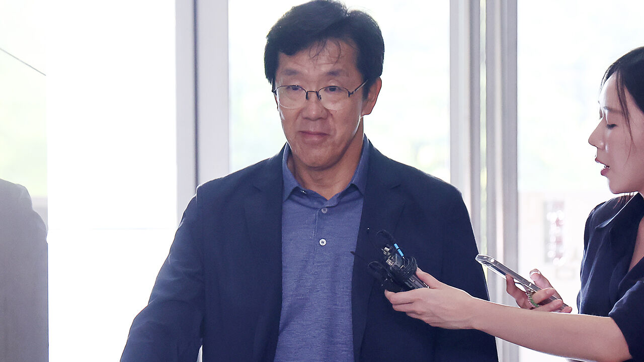 황유성 전 방첩사령관 특검 출석…채상병 사건 당시 군 정보 조사