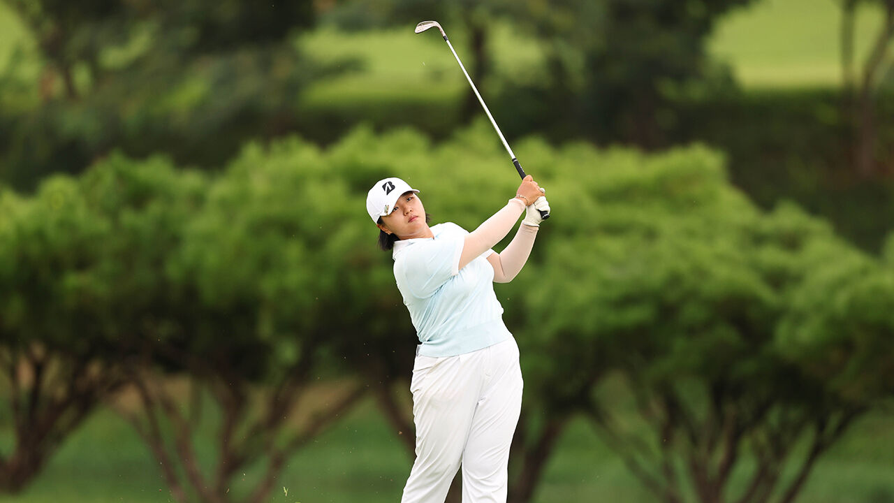 신다인, KG 레이디스 오픈 2라운드 선두…KLPGA 첫 승 도전