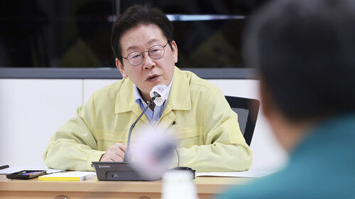 이재명 대통령이 30일 강원 강릉시청 재난안전상황실에서 열린 가뭄 대책 회의에서 발언하고 있다.
