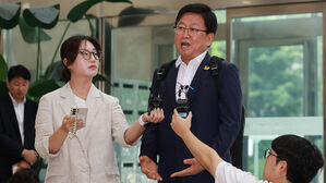 최교진, 논문 표절 논란에 "출처 표시 소홀&hellip;송구스럽게 생각"