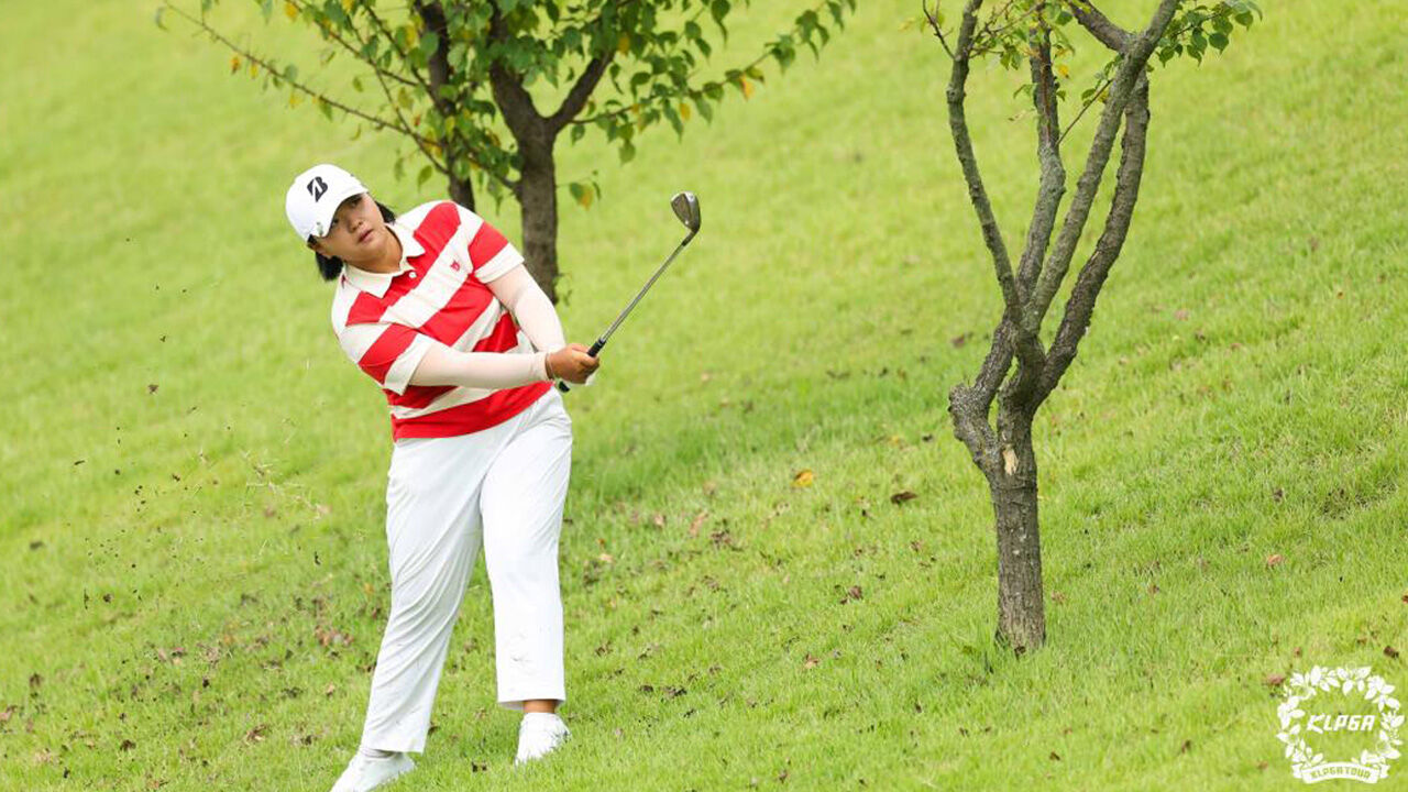 '행운의 샷' 신다인, KLPGA KG레이디스 오픈서 생애 첫 우승