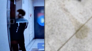 복도에 배달기사 수상한 자세…"액체 줄줄" 아파트 발칵