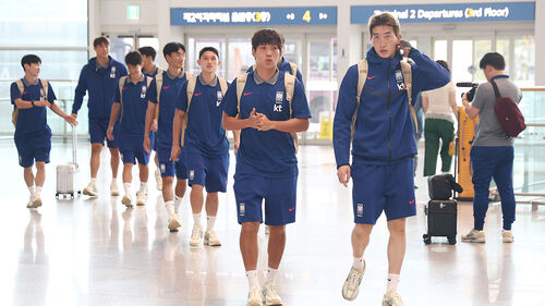 홍명보호, 미국·멕시코와 평가전 위해 출국…"중요한 시험대"