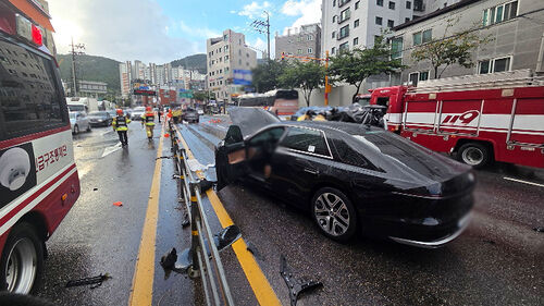 중앙분리대 넘어 차량 2대 충돌…음주운전 20대 입건