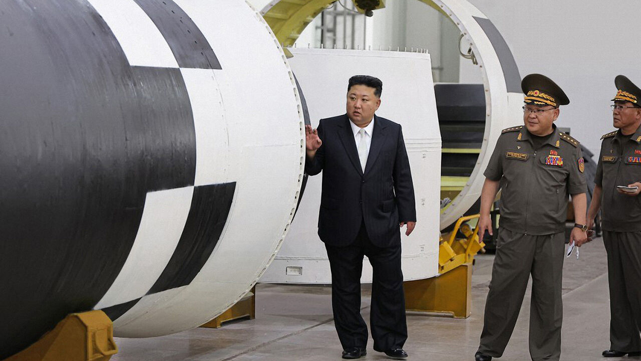 김정은, 중국 방문 앞서 ICBM 고체엔진 생산 실태 파악