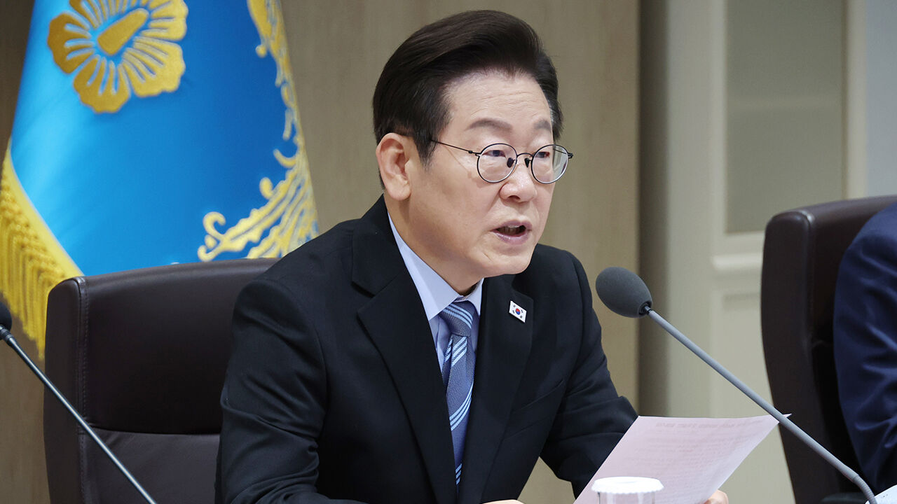 이 대통령 "잠재성장률 하락세 반전시키는 첫 정부 돼야"
