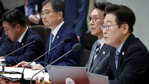 이 대통령 상법&middot;노란봉투법 심의 앞두고 "노사 상호 존중&middot;협력해야"