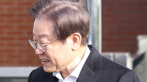 박선원 "'이 대통령 피습' 테러 지정 말자는 국정원 보고서 확인"