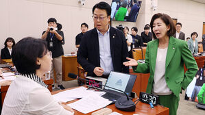 나경원 간사 선임 놓고 법사위 난장판&hellip;"국회 독재" "내란 앞잡이"