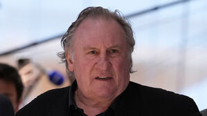 "지옥 같은 시간" 국민배우, 성폭행 가해자 지목에 발칵