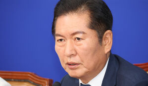 정청래 취임 한 달, 당정 온도차&hellip;"중도 확장 시도" 시각도