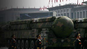 '전 세계 사정권' ICBM 둥펑 공개…대미 무력 시위