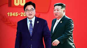 [단독] 우원식, 김정은과 악수…'이 대통령 메시지' 전달 됐나