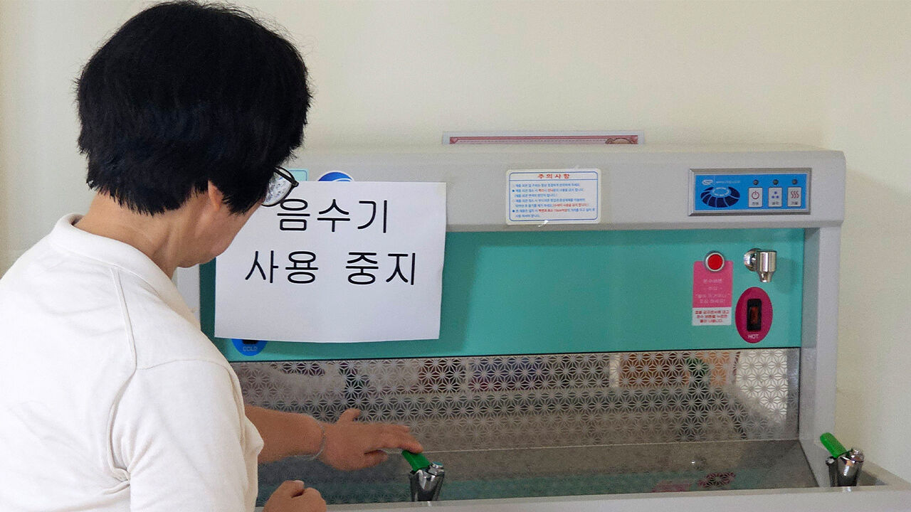 최악 가뭄에 학교 음수대도 잠가…손 씻은 물은 화단으로