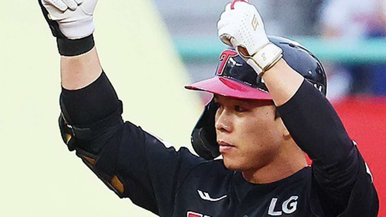 문성주 8회 역전 만루홈런…LG, kt 꺾고 KS 직행 매직넘버 '13'