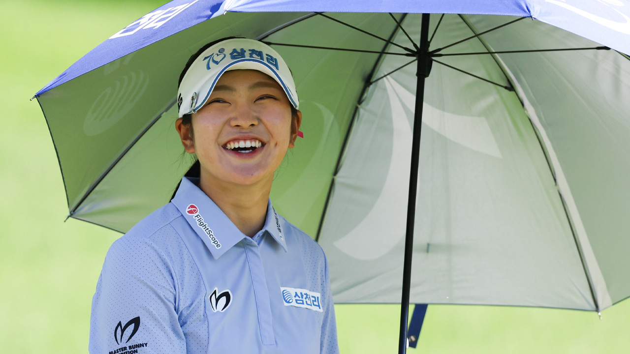 '디펜딩 챔피언' 유현조, KB금융 스타 챔피언십 이틀 연속 단독 선두