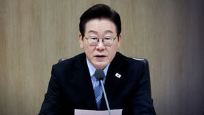 이 대통령 "관봉권 띠지 분실 사건, 새 특검 등 방안 검토하라"