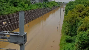 폭우로 멈췄던 전라선, 3시간 40분 만에 운행 재개