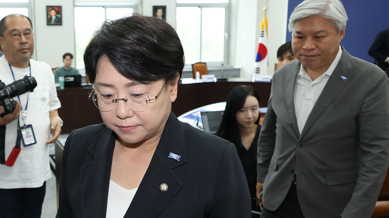 [속보] 조국혁신당 김선민 대표권한대행 사퇴…성비위 논란 "책임 통감"