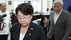[속보] 조국혁신당 김선민 대표권한대행 사퇴&hellip;성비위 논란 "책임 통감"
