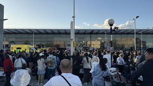 해외로 떠나는 영국 청년들&hellip;일본&middot;한국 등 아시아나 두바이 등에 눈 돌려