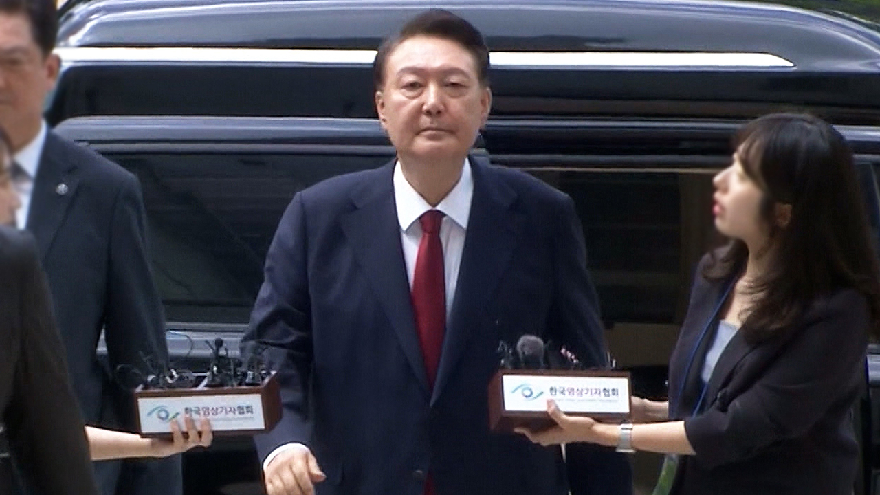  잘 지내는구먼  구치소 밀반입된 폰, 윤이 확인한 정체