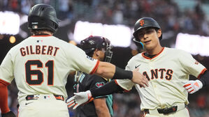 이정후, MLB 통산 10호 홈런&hellip;3안타 2타점 2득점 활약
