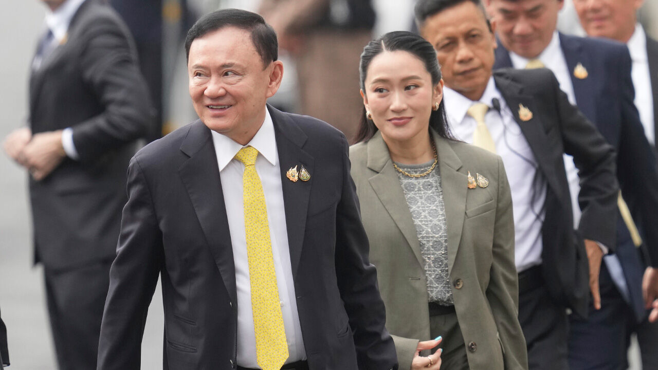 'VIP 병실 수감' 탁신 전 태국 총리에 대법 1년 실형 선고
