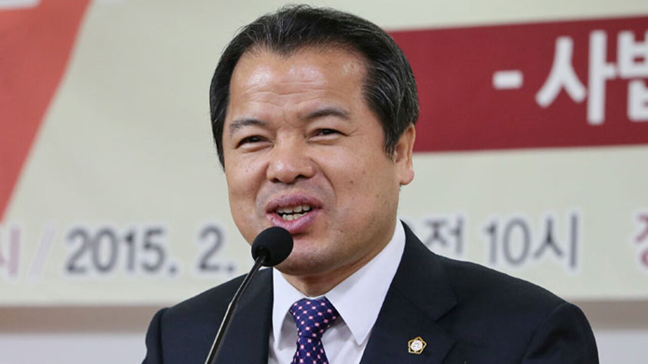 이 대통령, 중앙선관위원 후보 위철환 지명…통합위원장엔 이석연