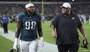 개막전서 6초 만에 '침 뱉기 퇴장' NFL 카터, 주급 전액 몰수