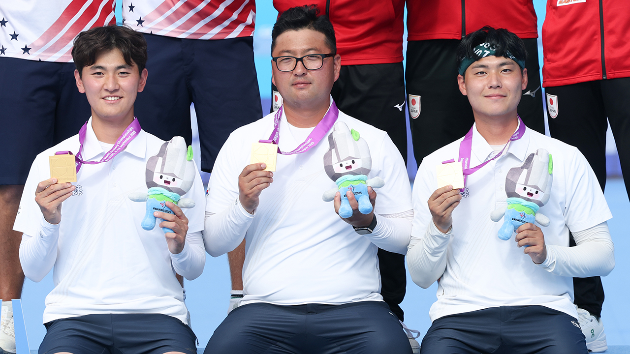 한국 양궁, 세계선수권 남자 단체 3회 연속 우승…혼성전 준우승