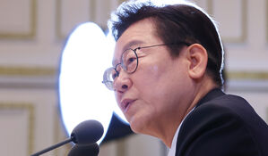 이 대통령 "구더기 싫어 장독 없애서야&hellip;보완수사권 치밀히 검토"