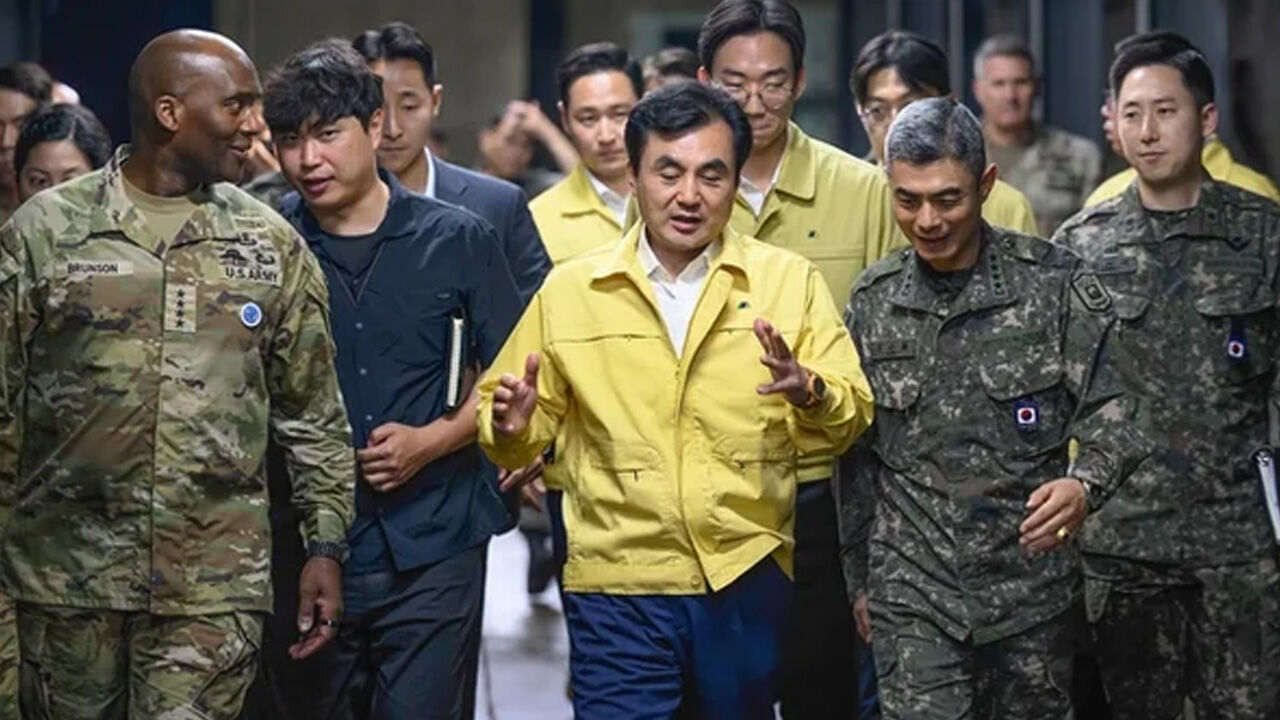 지난달 20일 한미연합훈련 지휘를 위해 전시지휘소를 방문한 안규백 국방장관