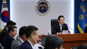 이 대통령 "높은 식료품 가격, 근본 원인 파악해 대책 마련하라"