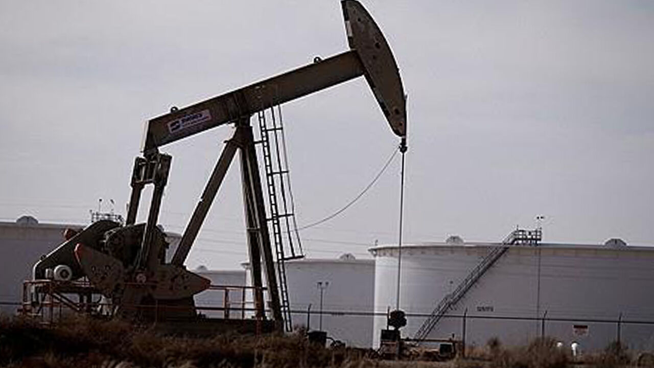 IEA "엄청난 석유 공급 과잉 예상"…WTI 2%↓