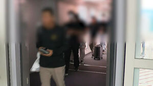 미 구금 근로자 무사히 귀국…공항 곳곳서 박수와 환호